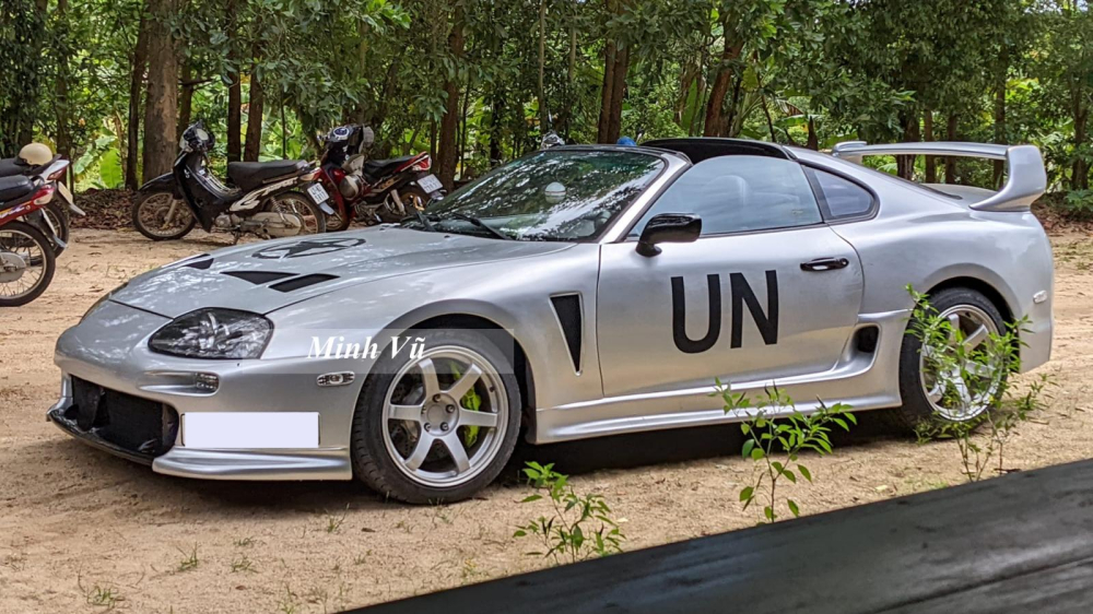 Bắt gặp Toyota Supra thế hệ thứ 4 của nhà sưu tầm xe lớn nhất Việt Nam ở Tây Nguyên Bắt gặp Toyota Supra thế hệ thứ 4 của nhà sưu tầm xe lớn nhất Việt Nam ở Tây Nguyên