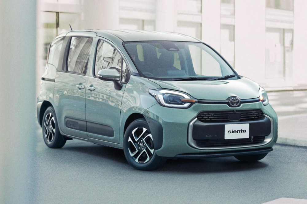 Toyota Sienta 2023 phi&ecirc;n bản hybrid b&aacute;n chạy hơn v&igrave; c&oacute; gi&aacute; trị thanh khoản cao hơn