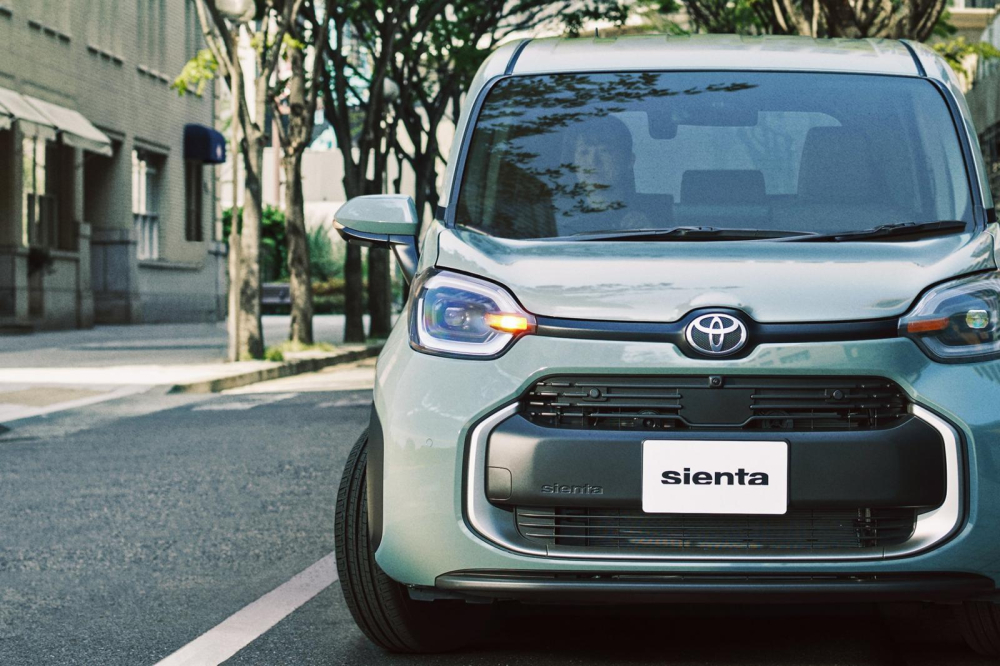 Thiết kế đầu xe của Toyota Sienta 2023 bản Z cao cấp nhất