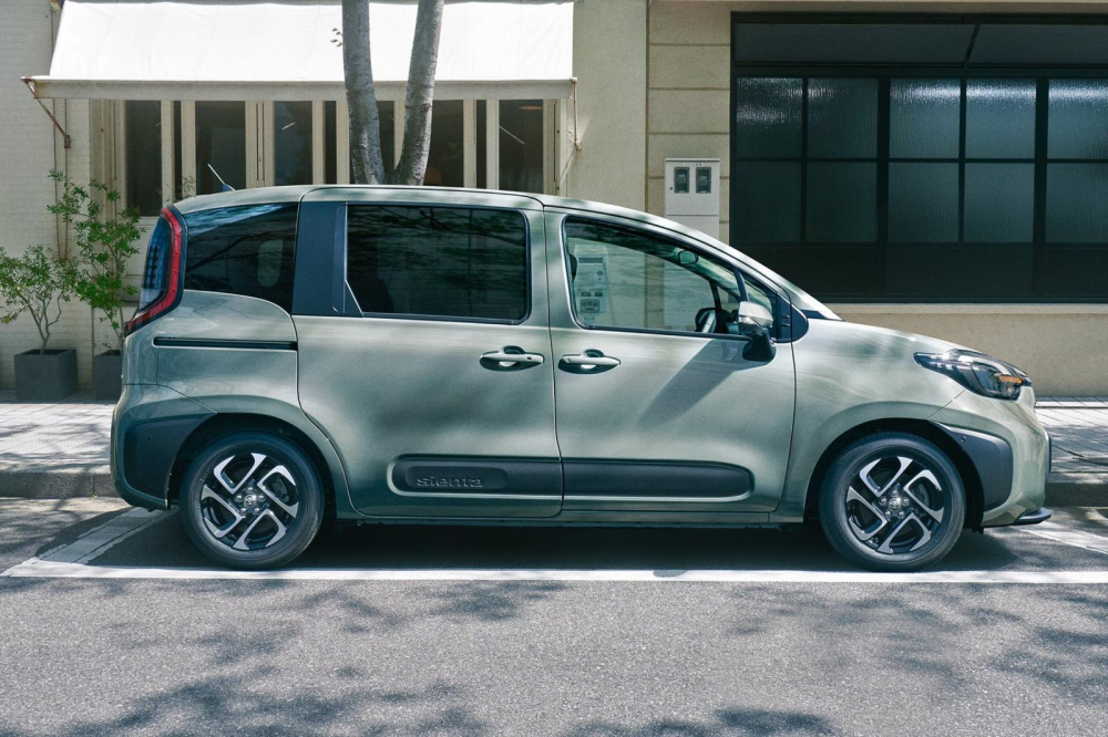 Toyota Sienta 2023 c&oacute; chiều d&agrave;i cơ sở ngang ngửa Veloz Cross