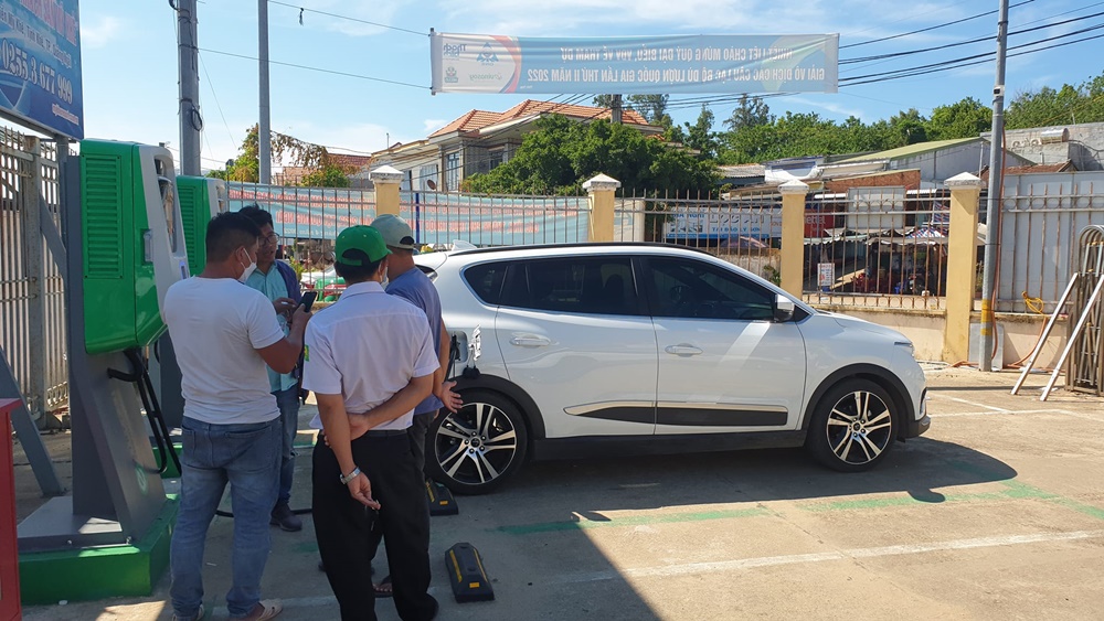 Ở thời điểm hiện tại, việc xuyên Việt bằng ô tô điện của anh Anh Việt vẫn nhận được rất nhiều sự quan tâm của người dân. Ở thời điểm hiện tại, việc xuyên Việt bằng ô tô điện của anh Anh Việt vẫn nhận được rất nhiều sự quan tâm của người dân.