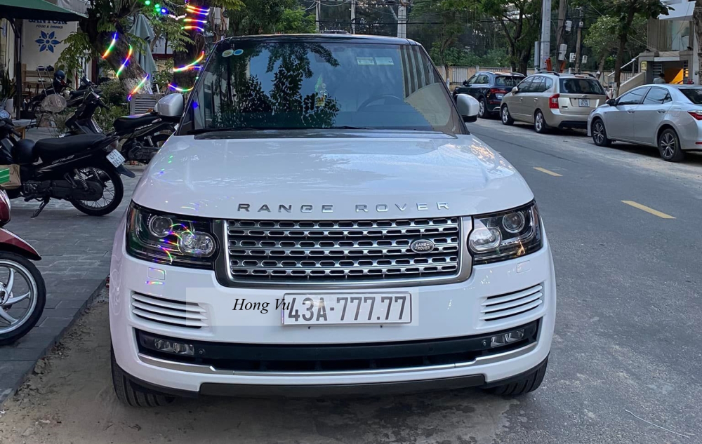 Chiếc biển số ngũ quý 7 thuộc về một xe Range Rover màu trắng, 7 là con số của Phật, mang tới nhiều ý nghĩa tốt đẹp. Biểu tượng cho quá khứ, hiện tại và tương lai. Còn lại 2 con số ngũ quý 8 và ngũ quý 9 mang đầu số 43A vẫn còn là ẩn số chưa có lời giải xe nào đang mang 2 siêu biển này. Chiếc biển số ngũ quý 7 thuộc về một xe Range Rover màu trắng, 7 là con số của Phật, mang tới nhiều ý nghĩa tốt đẹp. Biểu tượng cho quá khứ, hiện tại và tương lai. Còn lại 2 con số ngũ quý 8 và ngũ quý 9 mang đầu số 43A vẫn còn là ẩn số chưa có lời giải xe nào đang mang 2 siêu biển này.