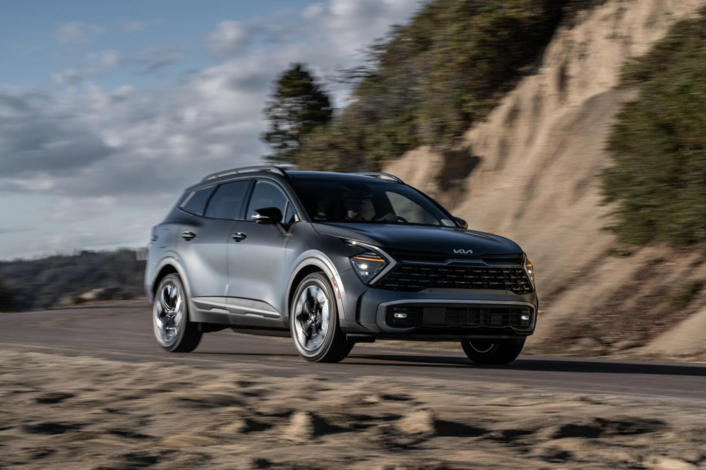 Mới ch&acirc;n ướt, ch&acirc;n r&aacute;o ra thị trường, Kia Sportage 2023 đ&atilde; bị triệu hồi v&igrave; nguy cơ ch&aacute;y