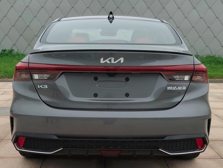 Kia K3 2023 được cải tiến đèn hậu và cản sau