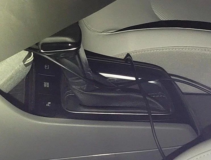 Hyundai Accent 2023 c&oacute; cần số mới