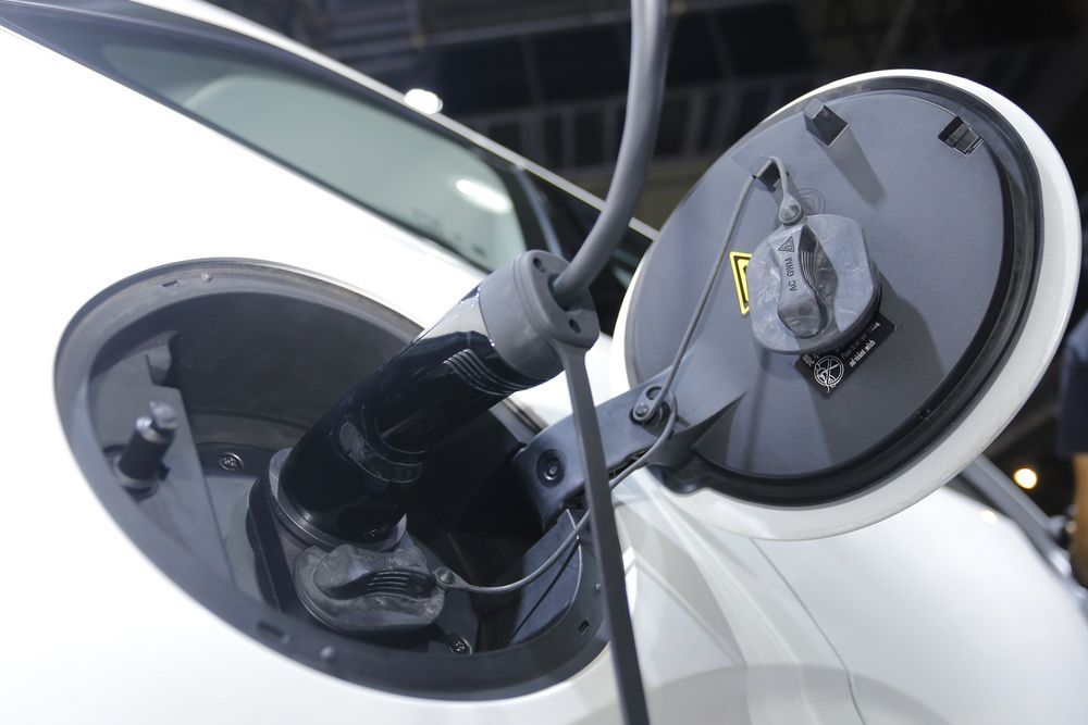 Haval H6 PHEV 2022 c&oacute; thể d&ugrave;ng cả sạc nhanh v&agrave; sạc chậm