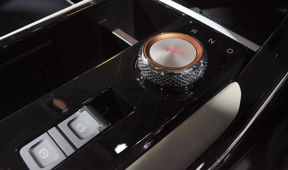 N&uacute;m xoay chuyển số của Haval H6 PHEV 2022