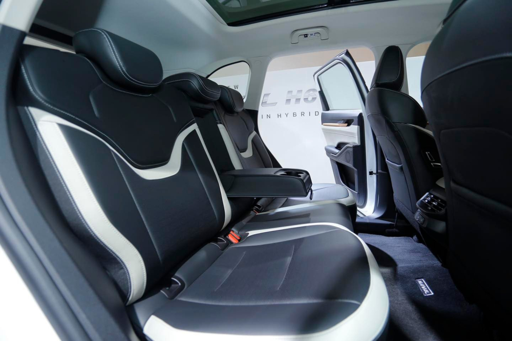 H&agrave;ng ghế sau của Haval H6 PHEV 2022