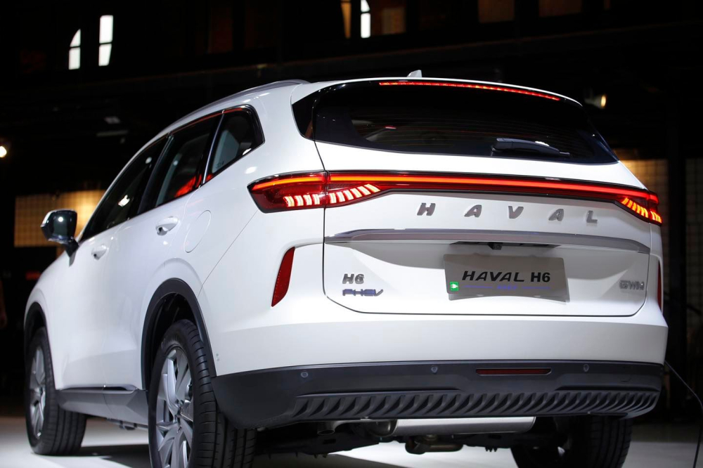 Haval H6 PHEV 2022 nh&igrave;n từ ph&iacute;a sau