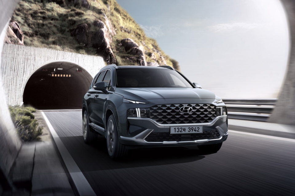 Hyundai Santa Fe 2023 ra mắt ở thị trường nội địa trước khi thế hệ mới trình làng