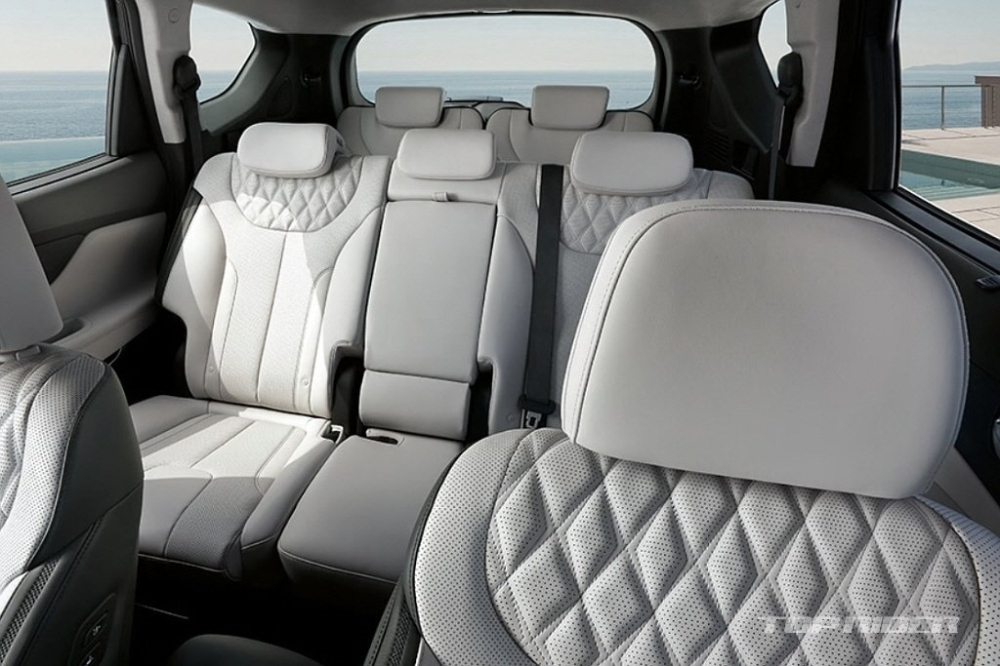 Hyundai Santa Fe 2023 bản Prestige Choice mới có kính cửa sổ cách âm ở hai hàng ghế đầu