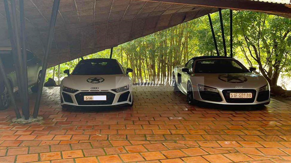 Audi R8 V10 Spyder biển tứ quý 8 đình đám một thời đã có Audi R8 V10 Spyder biển tứ quý 8 đình đám một thời đã có bạn mới