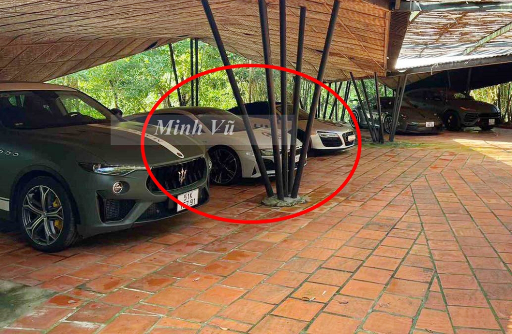 Audi R8 V10 Spyder biển tứ quý 8 đình đám một thời đã có Audi R8 V10 Spyder biển tứ quý 8 đình đám một thời đã có bạn mới