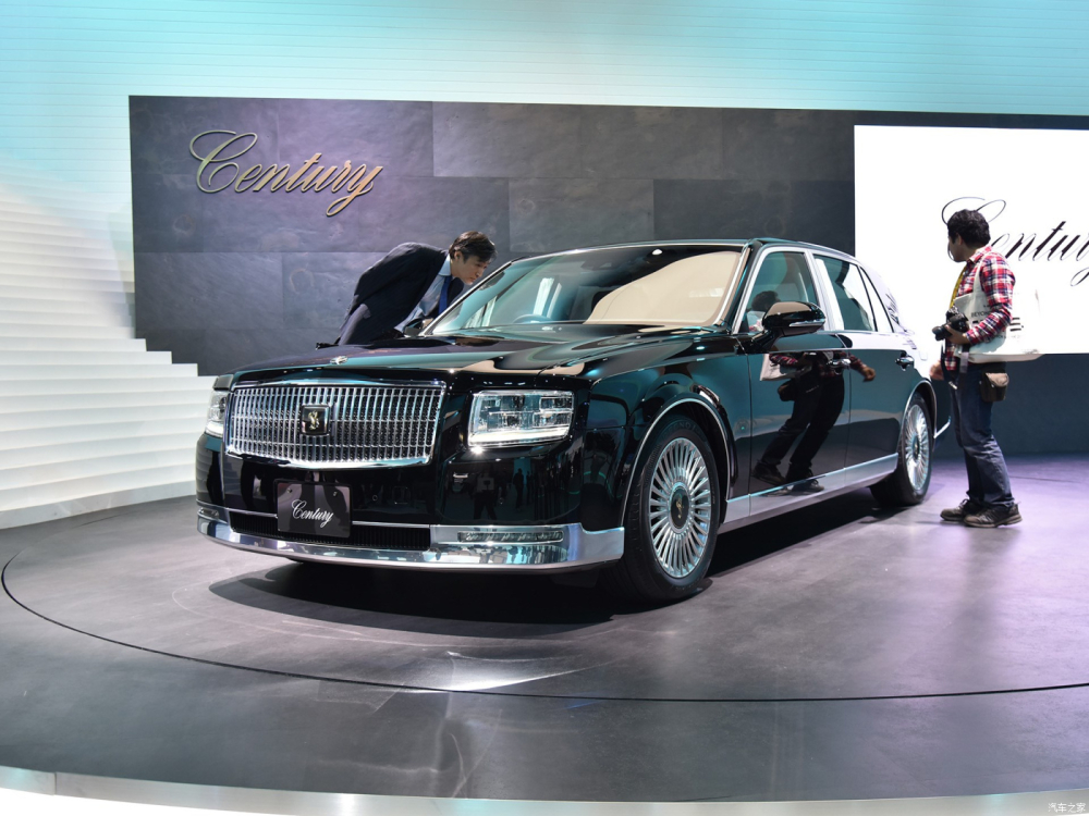 Toyota Century được mệnh danh là Rolls-Royce của Nhật Bản Toyota Century được mệnh danh là Rolls-Royce của Nhật Bản