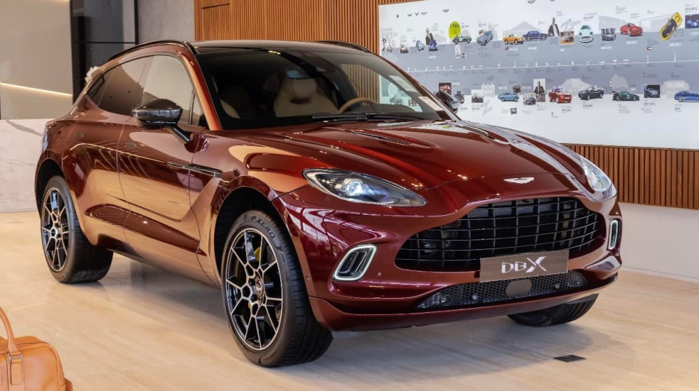 Cận cảnh Aston Martin DBX với màu sơn đỏ Liquid Crimson độc nhất Việt Nam Cận cảnh Aston Martin DBX với màu sơn đỏ Liquid Crimson độc nhất Việt Nam