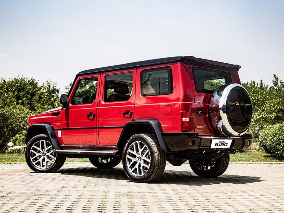 Thiết kế bên sườn và phía sau của Beijing BJ80 cũng giống với Mercedes-Benz C-Class Thiết kế bên sườn và phía sau của Beijing BJ80 cũng giống với Mercedes-Benz C-Class