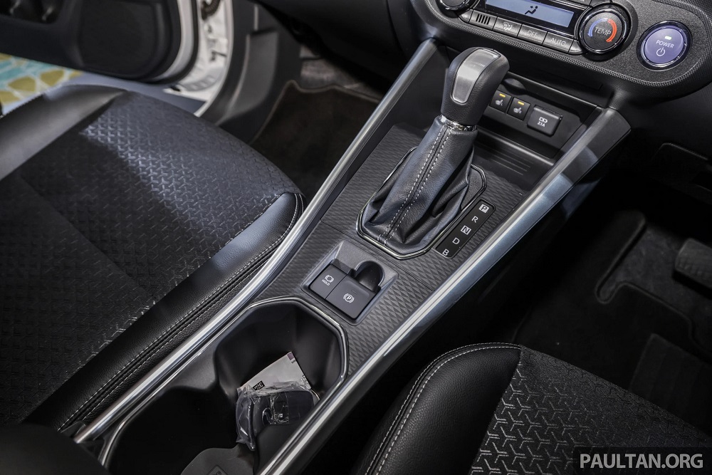 Perodua Ativa Hybrid c&oacute; phanh tay điện tử