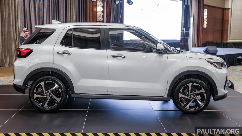 To&agrave;n bộ 300 chiếc Perodua Ativa Hybrid cho thu&ecirc; tại Malaysia đều được sơn m&agrave;u trắng ngọc trai