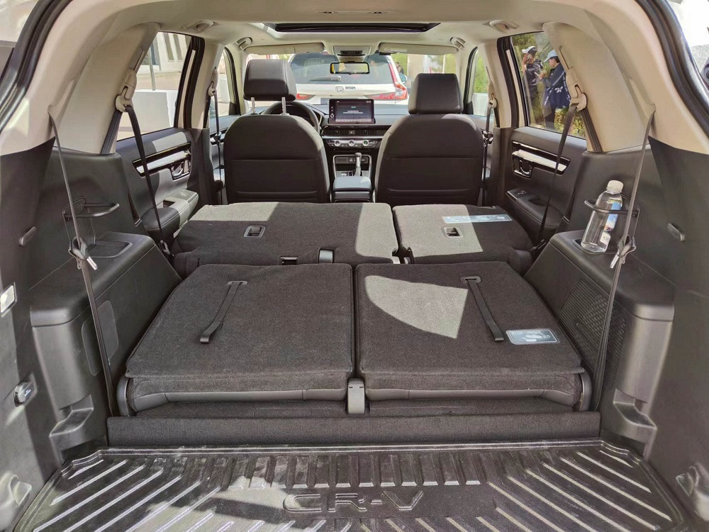 Honda CR-V 2023 phiên bản 7 chỗ với 2 hàng ghế sau có thể gập phẳng xuống sàn Honda CR-V 2023 phiên bản 7 chỗ với 2 hàng ghế sau có thể gập phẳng xuống sàn