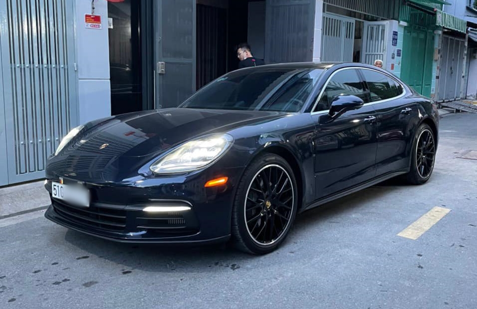 Chiếc xe Porsche Panamera 4S lúc còn mang biển số Tp.HCM
