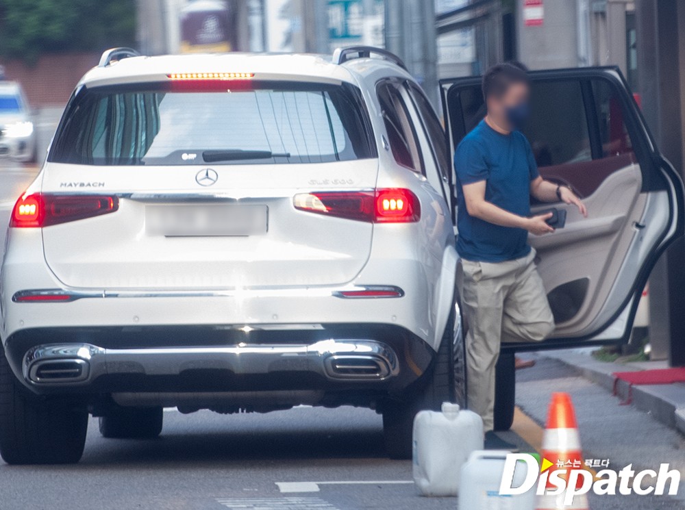 Kang Jong Hyun trong 1 lần di chuyển bằng xe SUV siêu sang Mercedes-Maybach GLS Kang Jong Hyun trong 1 lần di chuyển bằng xe SUV siêu sang Mercedes-Maybach GLS