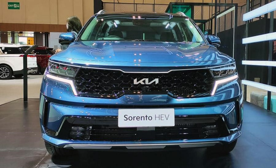Kia Sorento HEV 2023 dự kiến sẽ được trang bị khá tốt Kia Sorento HEV 2023 dự kiến sẽ được trang bị khá tốt