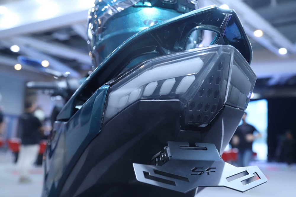 Đèn hậu và giá đỡ biển số của Honda Vario 125 Hyper Sporty Đèn hậu và giá đỡ biển số của Honda Vario 125 Hyper Sporty