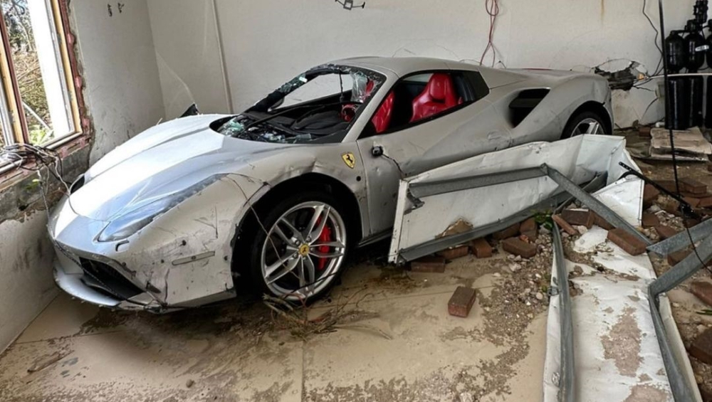 Si&ecirc;u xe Ferrari 488 Spider