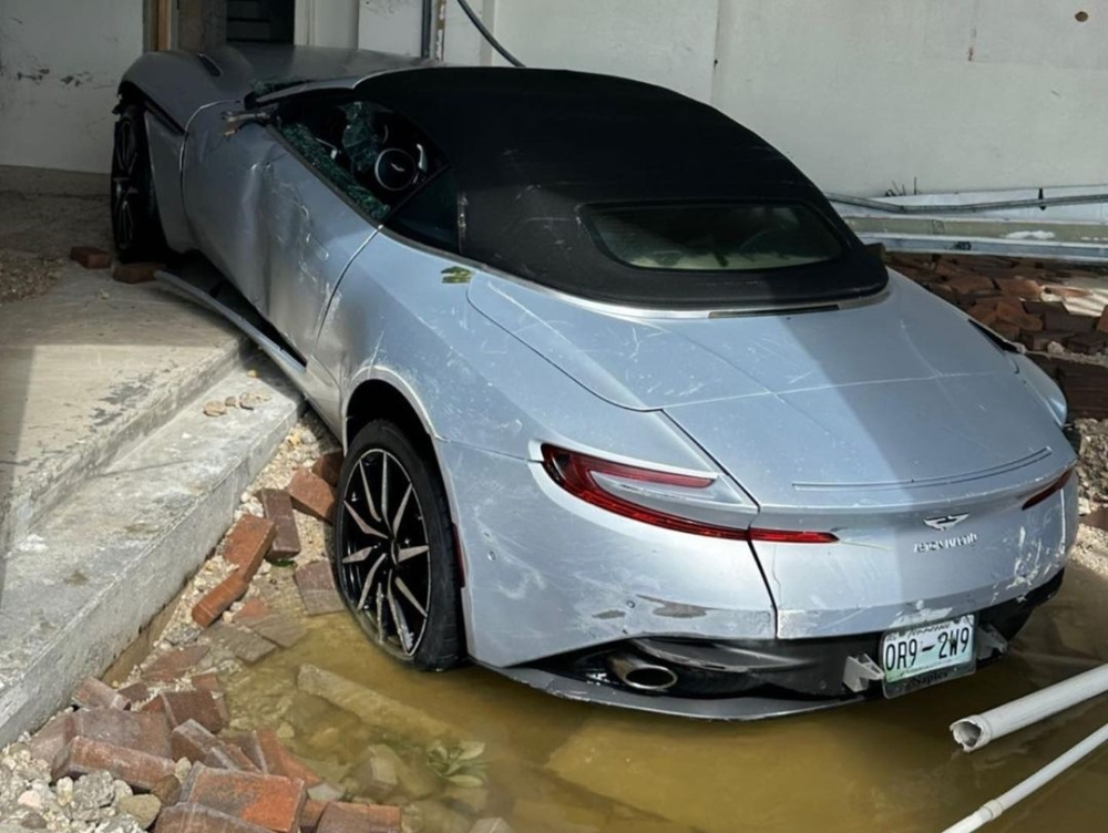 Aston Martin DB11 Volante