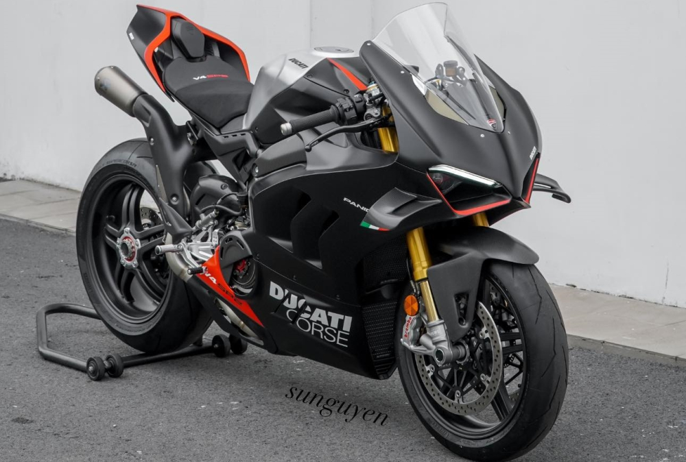 Cận cảnh Ducati Panigale V4 SP2 đầu tiên về Việt Nam Cận cảnh Ducati Panigale V4 SP2 đầu tiên về Việt Nam