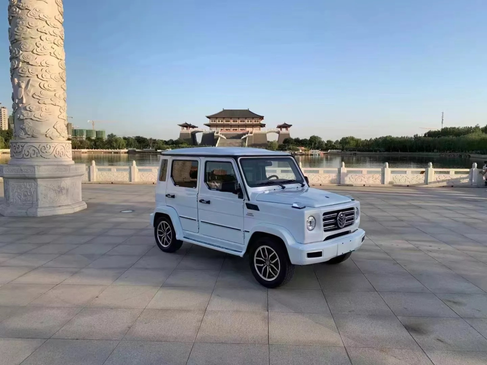 Nhìn từ xa, Jiakuma JKM-G1 có thể khiến một số người tưởng rằng đây là Mercedes-Benz G-Class Nhìn từ xa, Jiakuma JKM-G1 có thể khiến một số người tưởng rằng đây là Mercedes-Benz G-Class