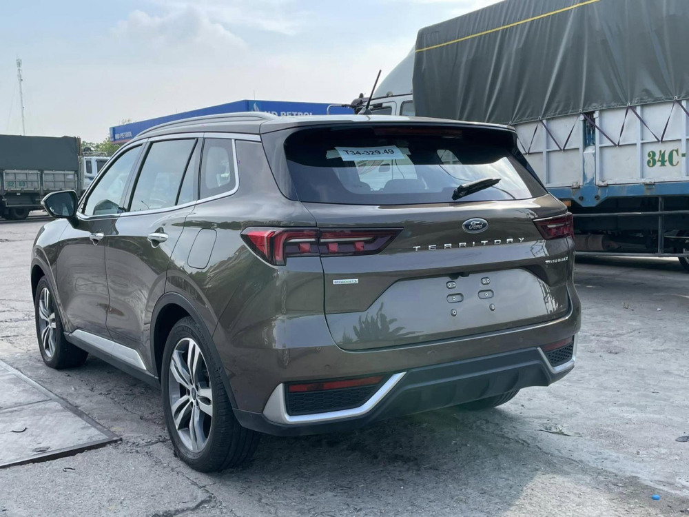Các xe Ford Territory 2023 liên tục chạy thử trên đường