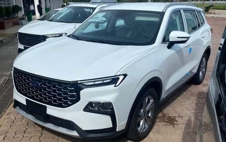 Một dàn xe Ford Territory 2023 tại Hải Dương
