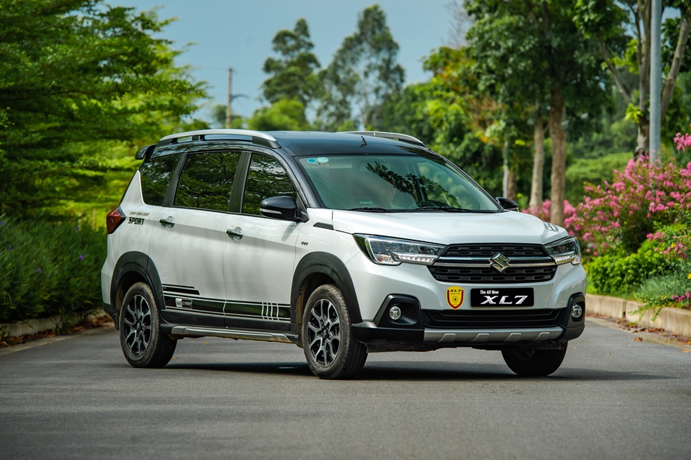 Khách hàng lựa chọn chiếc xe gầm cao như XL7 để vừa đáp ứng với nhu cầu gia đình lẫn công việc Khách hàng lựa chọn chiếc xe gầm cao như XL7 để vừa đáp ứng với nhu cầu gia đình lẫn công việc