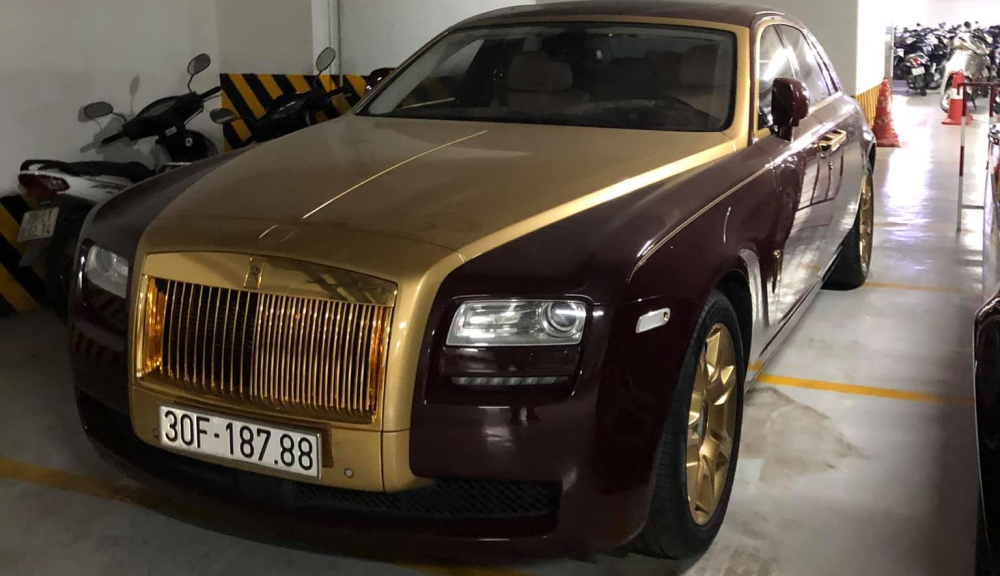 Gi&aacute; khởi điểm xe Rolls-Royce Ghost d&aacute;t v&agrave;ng từng phục vụ &ocirc;ng Trịnh Văn Quyết khiến nhiều người cho&aacute;ng