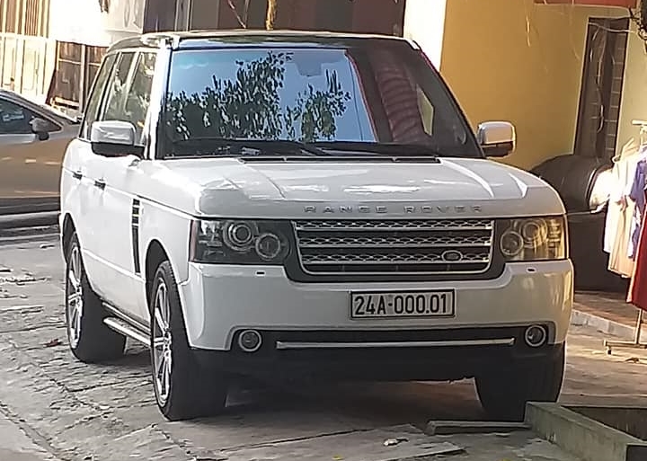 C&aacute;c d&acirc;n chơi L&agrave;o Cai cũng rất th&iacute;ch biển VIP n&agrave;y, trong ảnh l&agrave; Range Rover