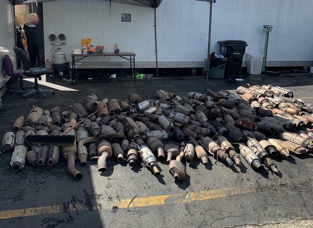 L&otilde;i lọc của bộ trung h&ograve;a kh&iacute; thải được mạ bằng những kim loại qu&yacute; hơn v&agrave;ng n&ecirc;n thường xuy&ecirc;n bị ăn trộm