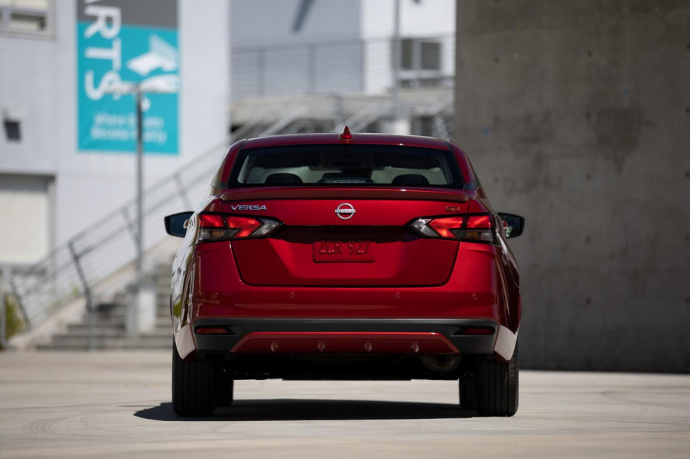 Thiết kế đằng sau của Nissan Versa 2023 giữ nguyên như cũ Thiết kế đằng sau của Nissan Versa 2023 giữ nguyên như cũ