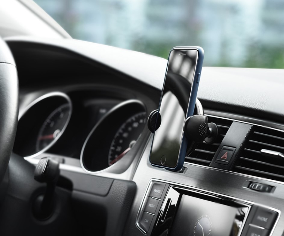 Bạn c&oacute; thể lắp th&ecirc;m sạc kh&ocirc;ng d&acirc;y cho chiếc &ocirc; t&ocirc; của m&igrave;nh