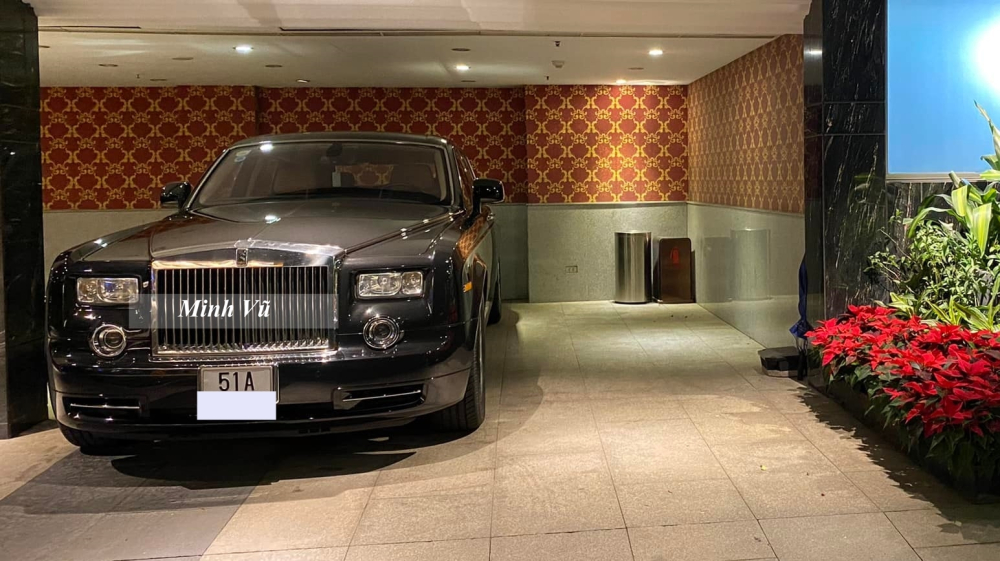 Rolls-Royce Phantom Year of the Dragon chỉ có 33 xe trên toàn thế giới Rolls-Royce Phantom Year of the Dragon chỉ có 33 xe trên toàn thế giới