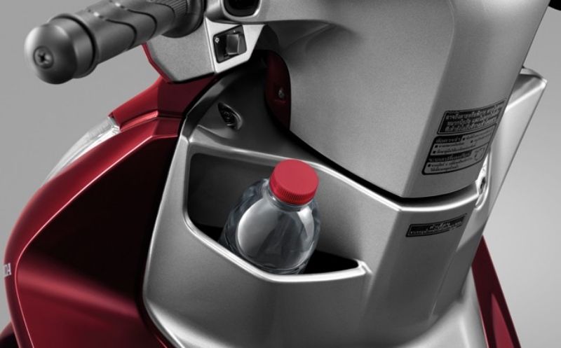 Ngăn chứa đồ nhỏ sau yếm trước của Honda Wave 125i 2023 Ngăn chứa đồ nhỏ sau yếm trước của Honda Wave 125i 2023