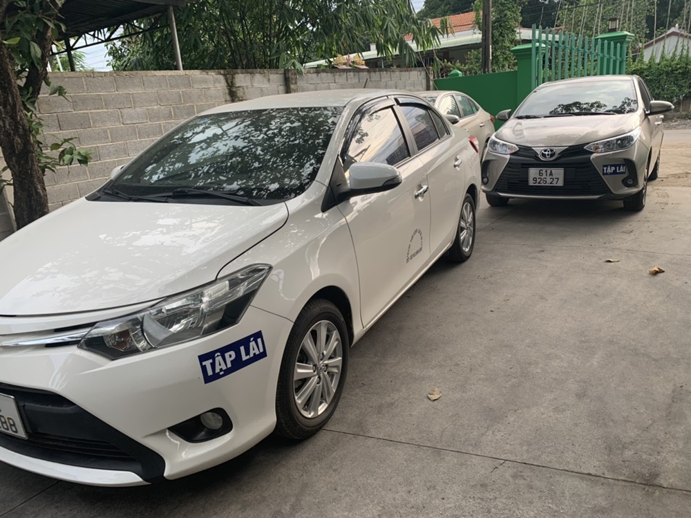 Không được phép tự lái xe tập tham gia giao thông nếu không có sự giám sát của người đào tạo.