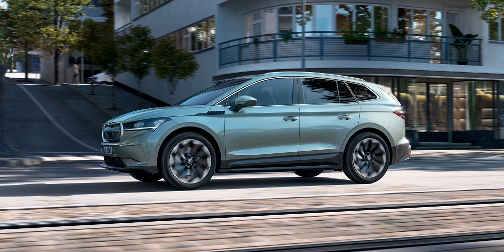 Skoda Enyaq iV có kích thước khá lớn so với một mẫu SUV cỡ C điển hình Skoda Enyaq iV có kích thước khá lớn so với một mẫu SUV cỡ C điển hình