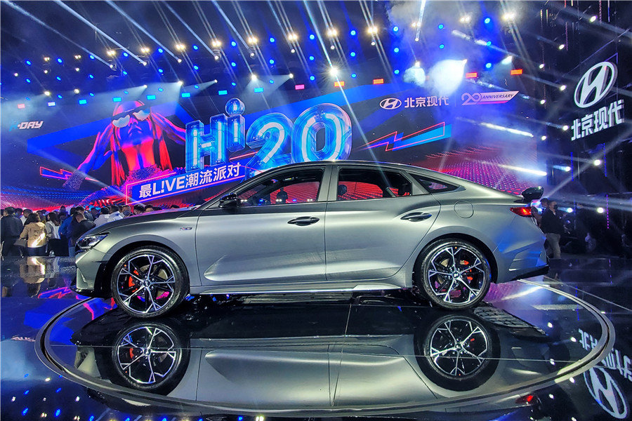 Bản cao cấp của Hyundai Lafesta N Line 2023 dùng vành 18 inch Bản cao cấp của Hyundai Lafesta N Line 2023 dùng vành 18 inch