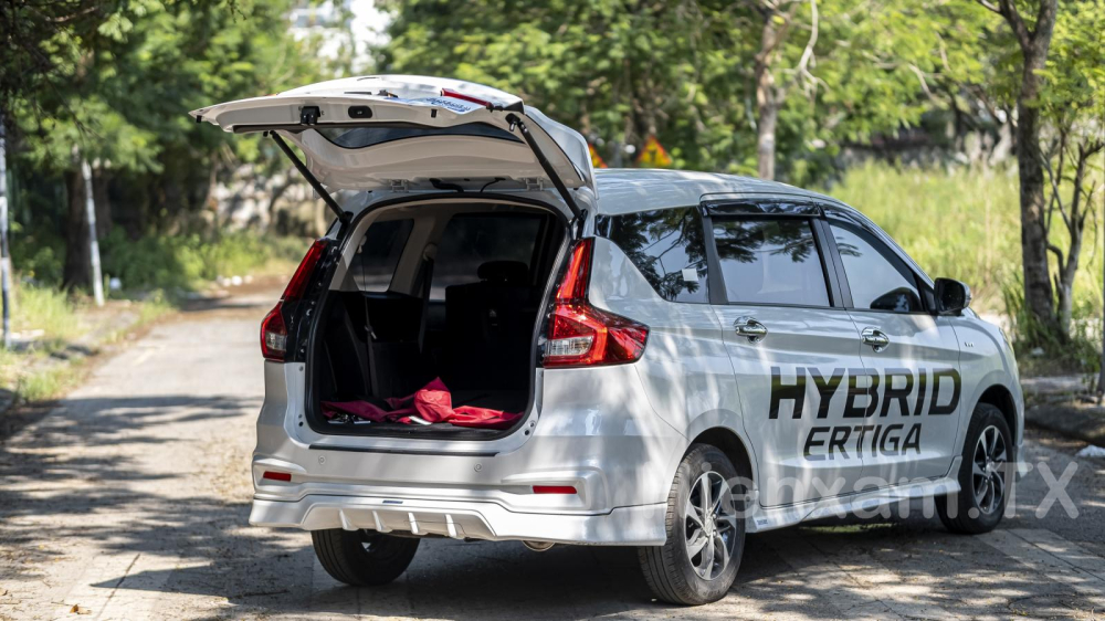 Cửa khoang hành lý có thể đóng mở tự động. Cửa khoang hành lý có thể đóng mở tự động.
