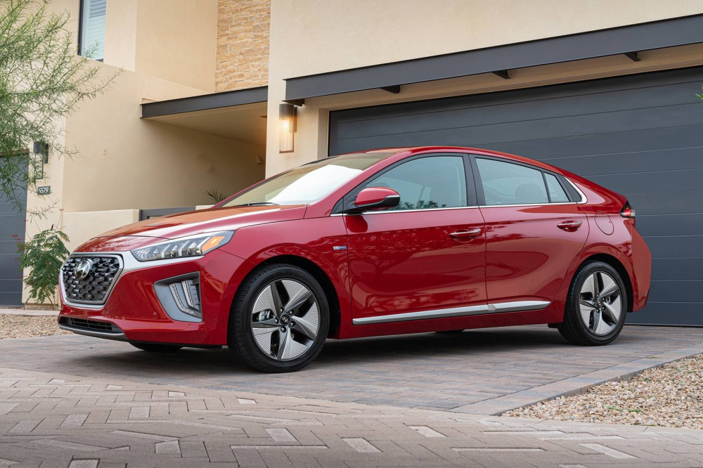Pin xe hybrid được cho là có tuổi thọ khá lâu, thậm chí ngang với tuổi thọ xe Pin xe hybrid được cho là có tuổi thọ khá lâu, thậm chí ngang với tuổi thọ xe