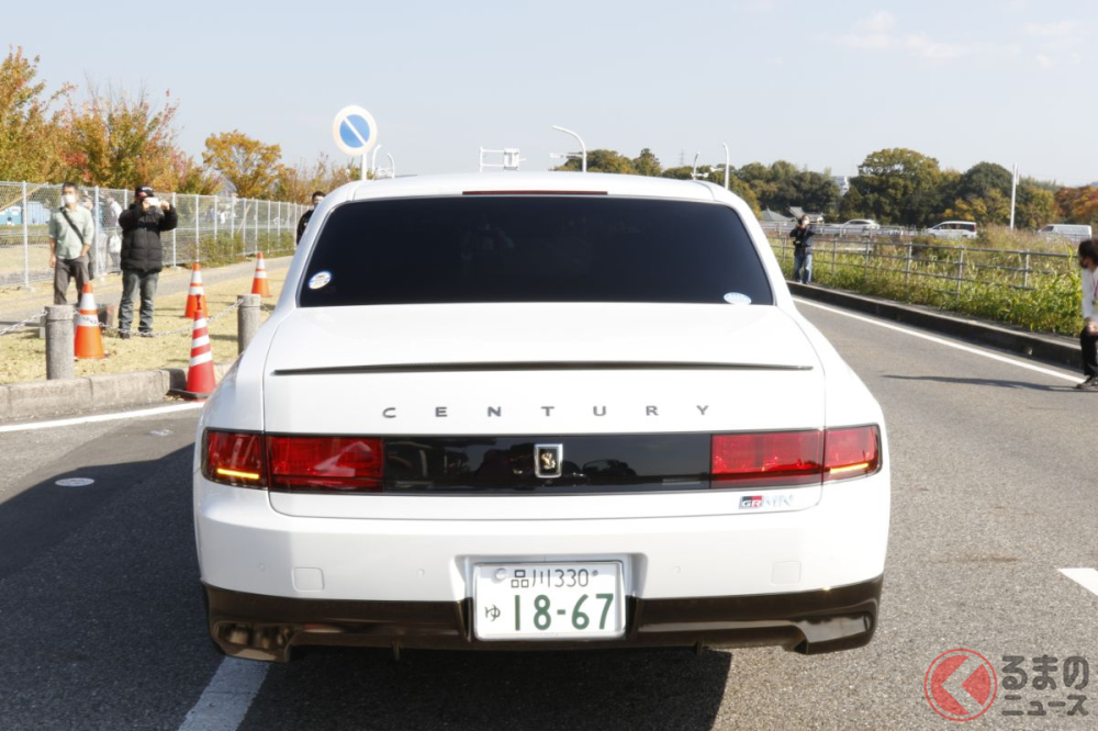 Đây là 1 trong đúng 2 chiếc Toyota Century GRMN được sản xuất trên toàn thế giới