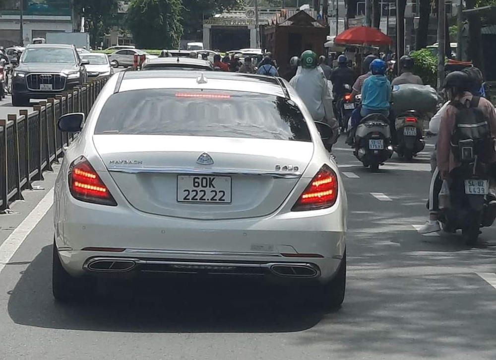 Đã giàu lại còn gặp may, xe siêu sang Mercedes-Maybach S450 ở Đồng Nai mang siêu biển ngũ quý 2