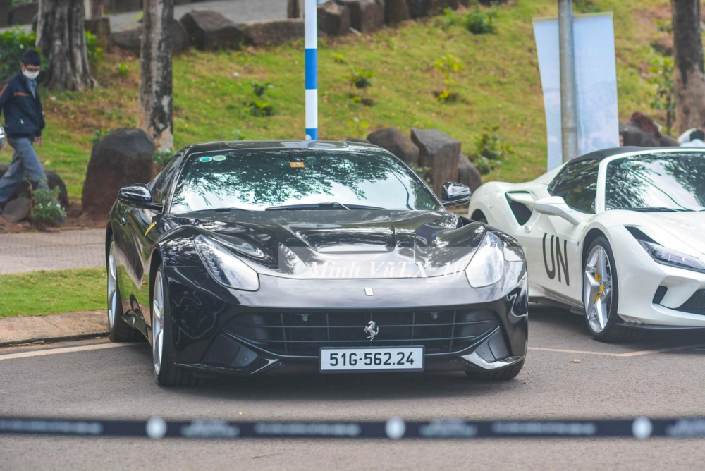 Siêu xe Ferrari F12 Berlinetta này từng thuộc sở hữu của doanh nhân Tây Nguyên, sau đó xe bị bán lại và giờ đây người này mua về để sưu tập Siêu xe Ferrari F12 Berlinetta này từng thuộc sở hữu của doanh nhân Tây Nguyên, sau đó xe bị bán lại và giờ đây người này mua về để sưu tập