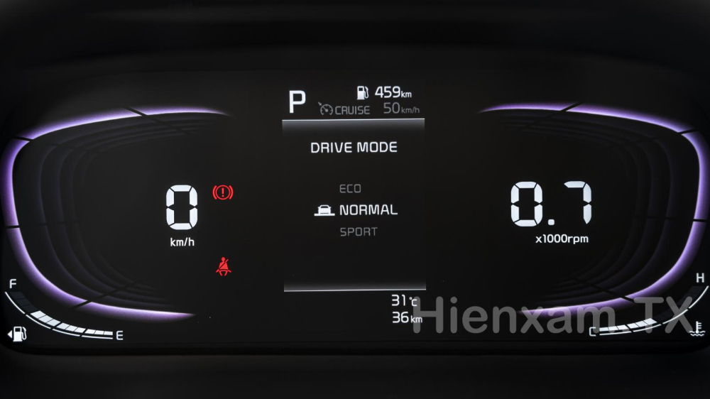 Ph&iacute;a sau v&ocirc;-lăng l&agrave; m&agrave;n h&igrave;nh hiển thị đa th&ocirc;ng tin c&oacute; thiết kế kh&aacute; tương đồng với Hyundai Stargazer.